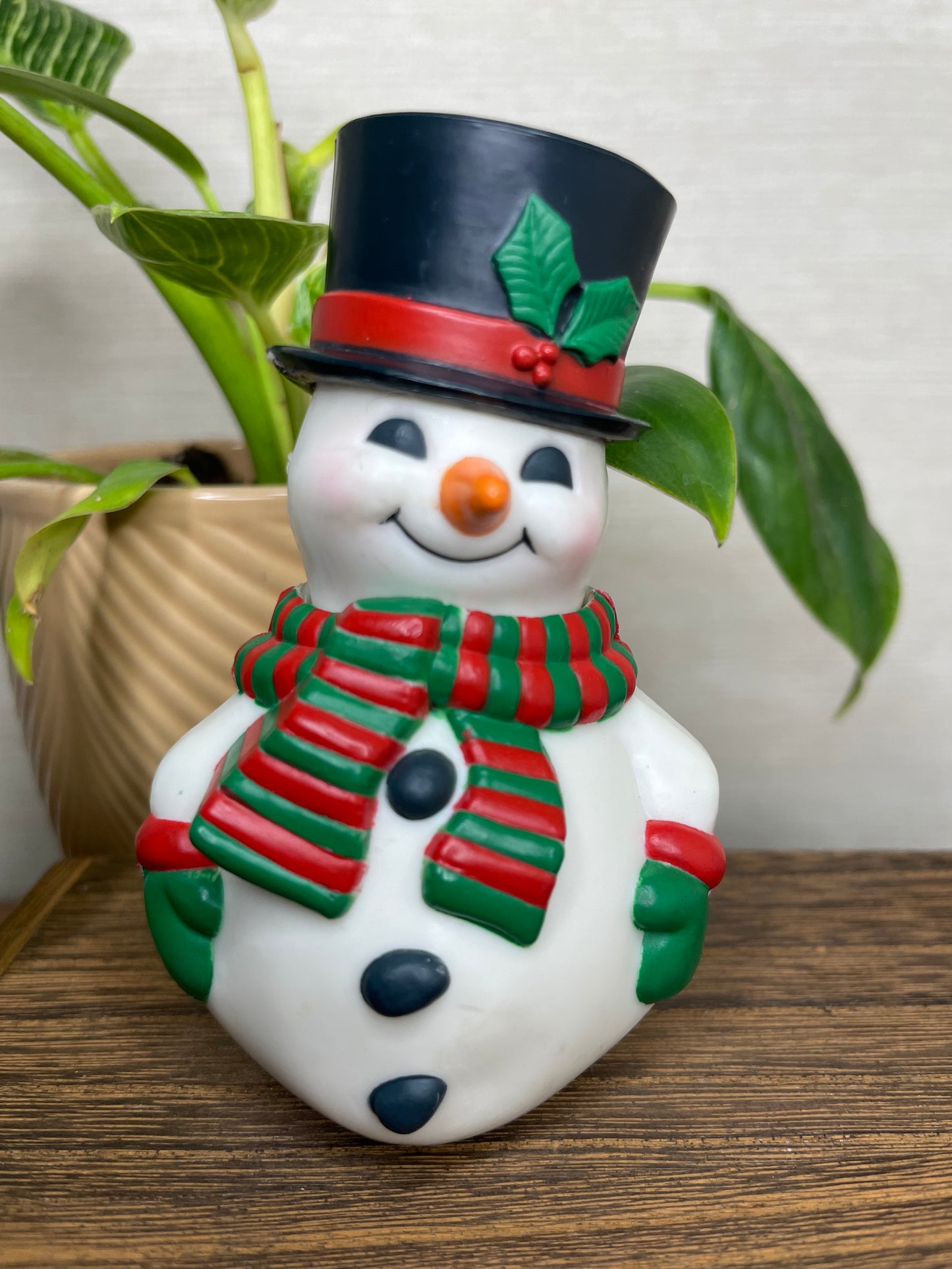 Vintage Avon Frosty the Snowman Salt & Pepper Shaker