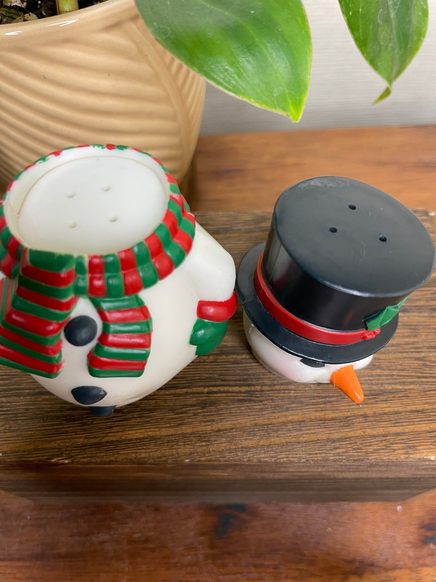 Vintage Avon Frosty the Snowman Salt & Pepper Shaker