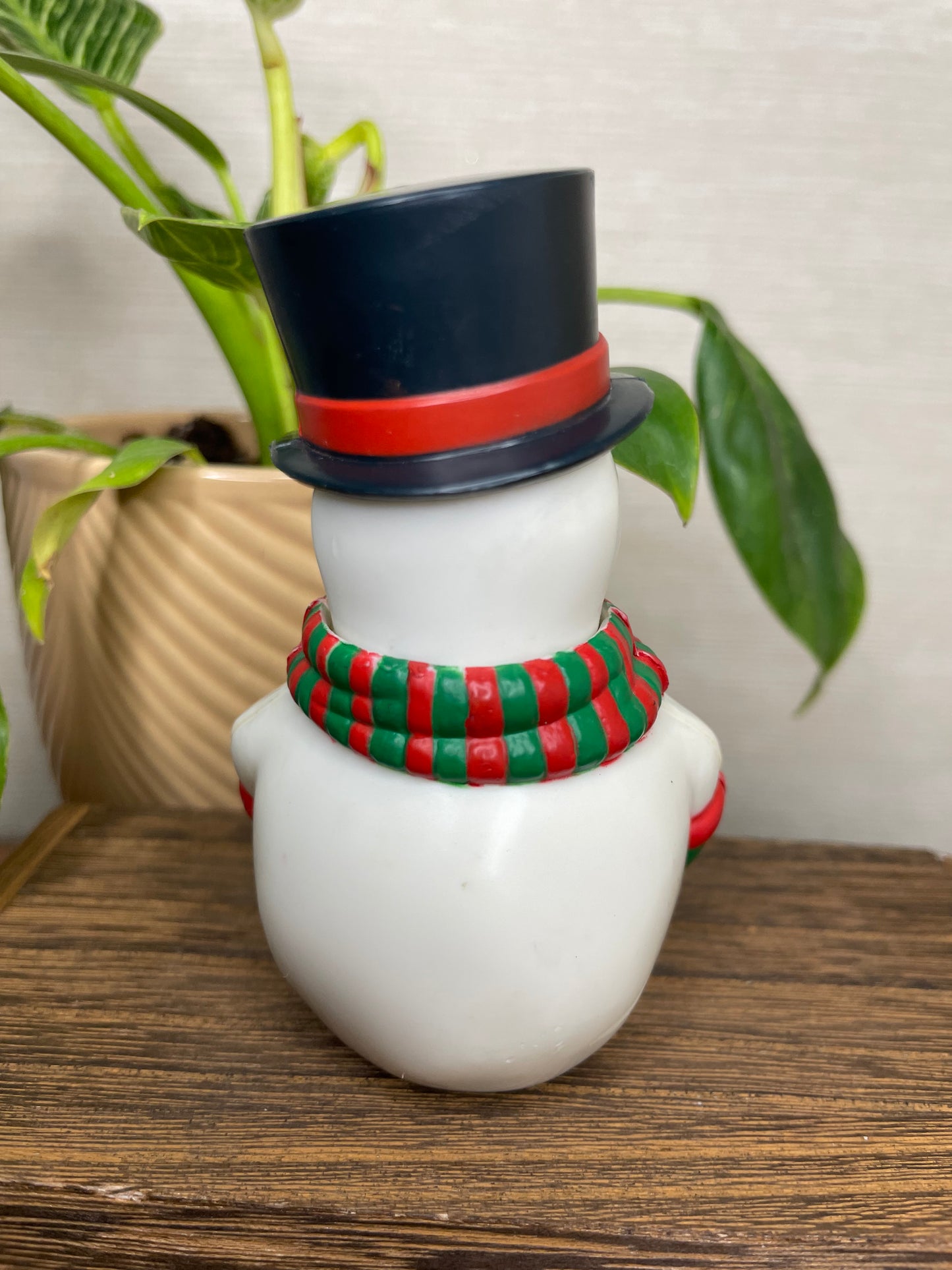 Vintage Avon Frosty the Snowman Salt & Pepper Shaker