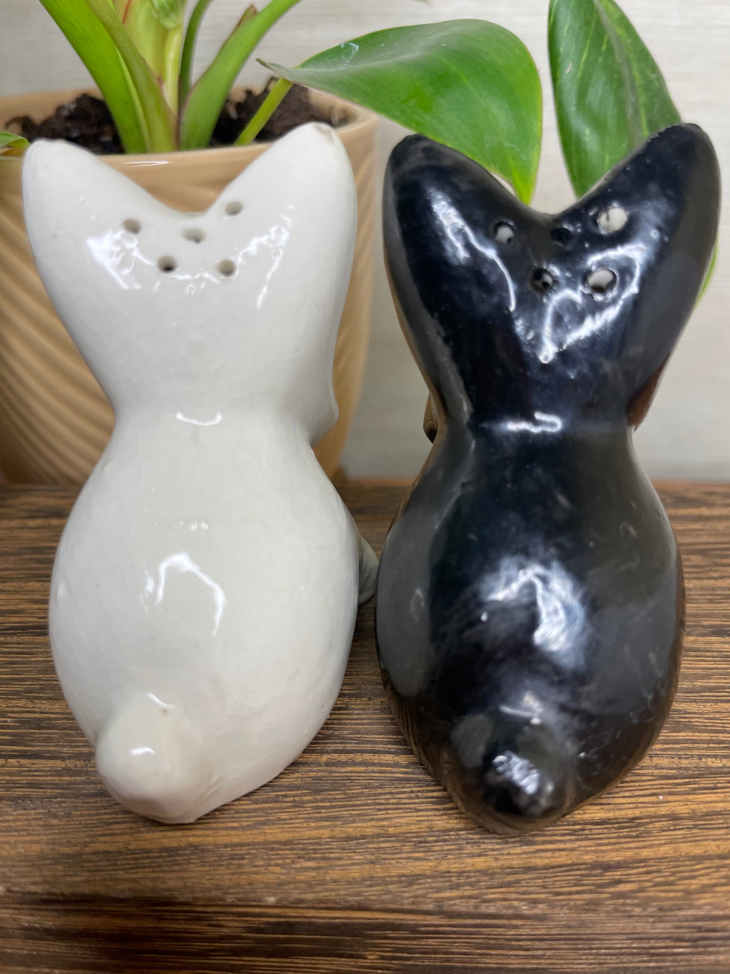 Vintage Black and White Scottie Salt & Pepper Shakers
